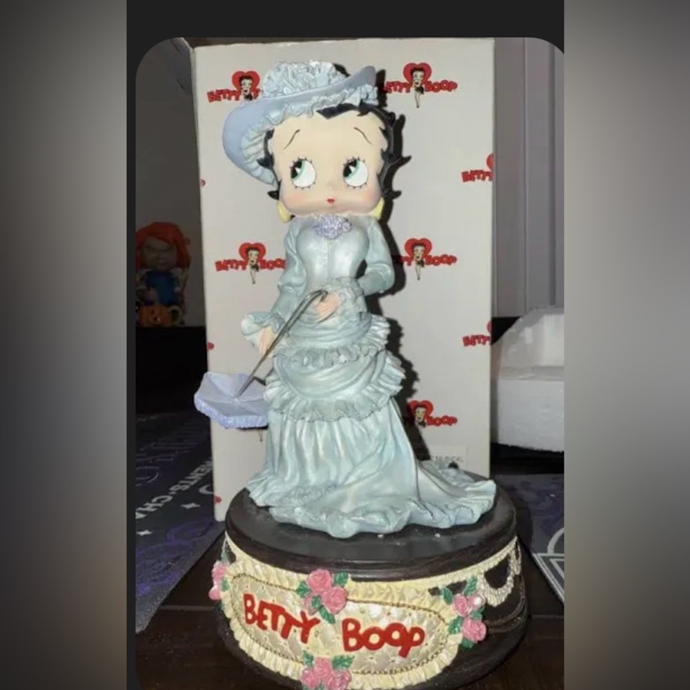 1998 Betty Boop Victorian Series Musical Figurine Vintage 1998 Limited Edition